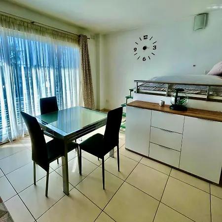 Centre With Sea-view Malta Apartment *